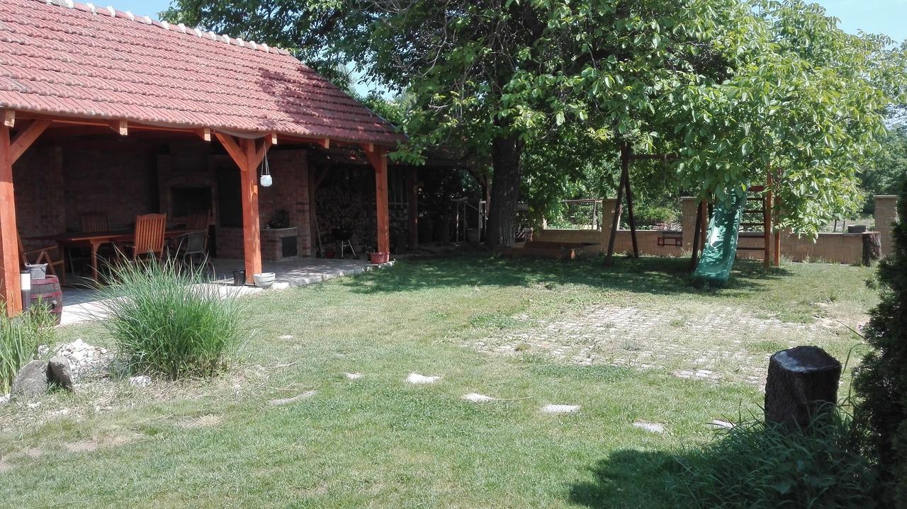 Penzion U Reky Vojkovice  Dış mekan fotoğraf